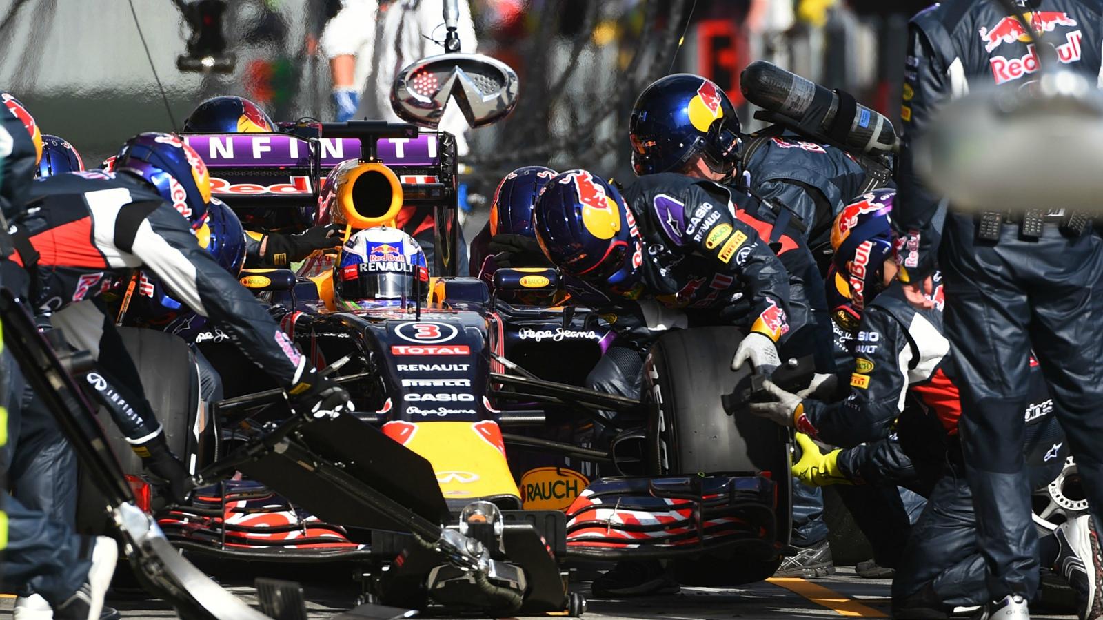 Spécial Sebastian Vettel (Formule un) - Page 13 1436275-30722394-1600-900