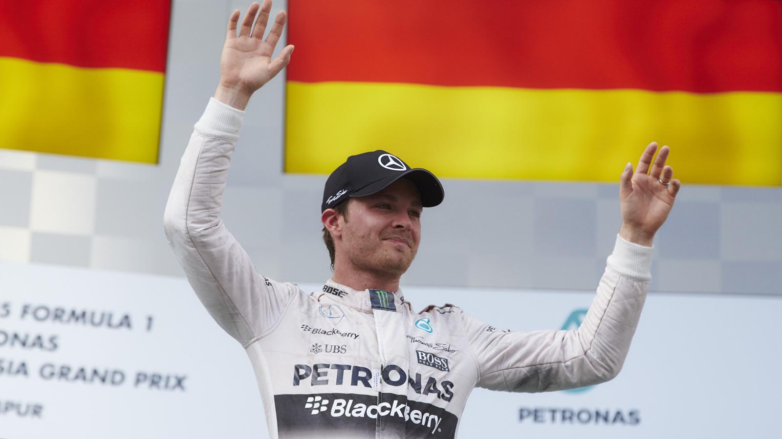 Spécial Sebastian Vettel (Formule un) - Page 13 1445789-30912630-1600-900
