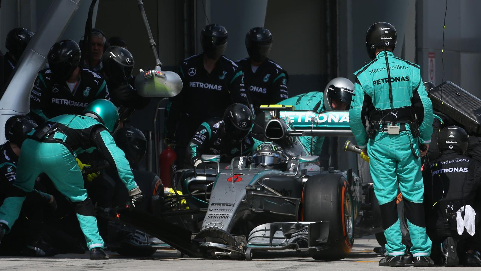 Spécial Sebastian Vettel (Formule un) - Page 13 1445793-30912710-1600-900