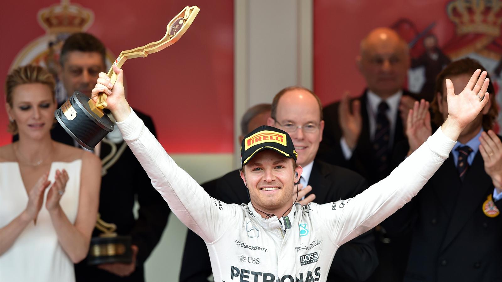 Spécial Sebastian Vettel (Formule un) - Page 20 1573974-33476862-1600-900