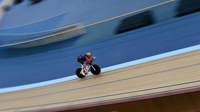 Saat rekorunun yeni sahibi Bradley Wiggins!