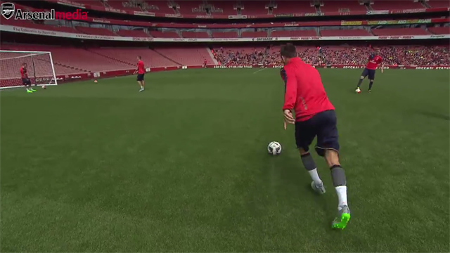 Un coup du foulard, une lucarne : Koscielny est (très) facile