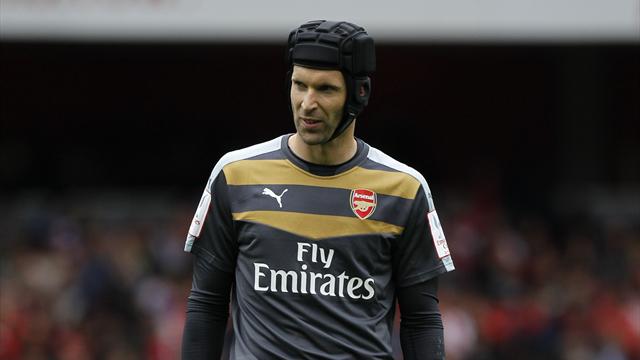 Cech out trois à quatre semaines
