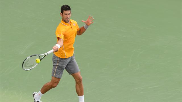 Djokovic rapidement dans le rythme, Raonic déjà sorti