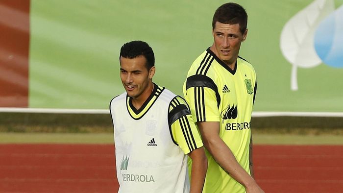 Pedro with Fernando Torres at Spain training