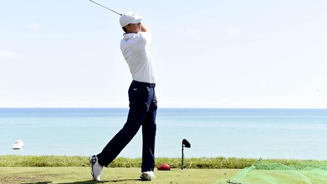 Spieth se replace avant l'orage