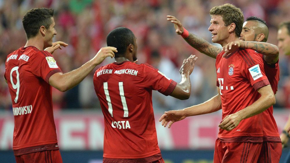 Bayern Munich celebrate a goal against Hamburg