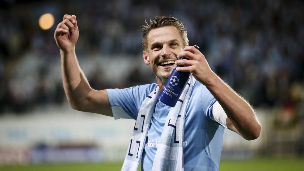 Malmo FF's captain Markus Rosenberg celebrates after their Champions League play-off second leg soccer match against Celtic at Malmo New Stadium in Malmo, Sweden, August 25, 2015