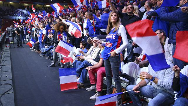 "Dans les yeux d'Emilie", l’hymne surprenant de la France qui en dit long sur cette équipe