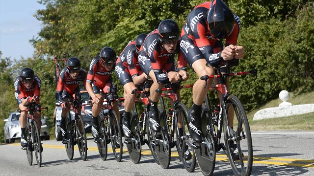 BMC vainqueur du chrono par équipe, Daniel Oss premier leader