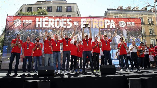 Miles de aficionados vibran con la Selección en Madrid
