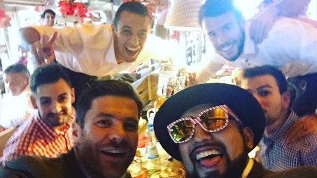 Les joueurs du Bayern prennent du bon temps à la fête de la bière