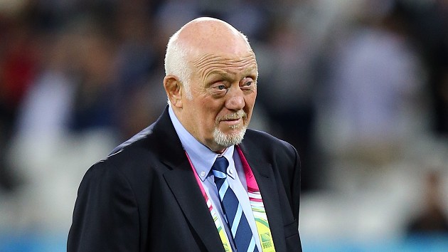 Romania coach Lynn Howells has signed a new two-year contract