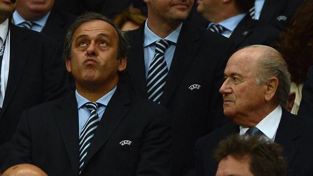 Blatter et Platini suspendus 90 jours