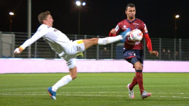 Quatre buts, deux expulsés et un nul à rebondissements : Clermont et Lens ont fait le spectacle