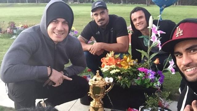 Les All Blacks rendent un vibrant hommage à Jerry Collins pour son anniversaire
