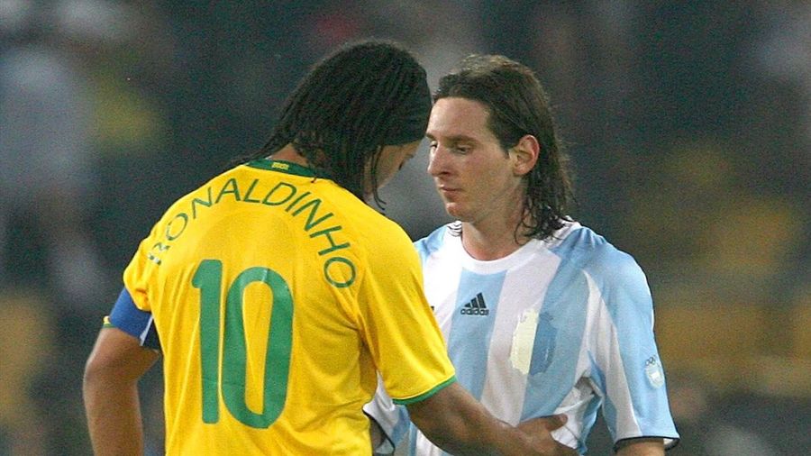 Ronaldinho et Lionel Messi en demi-finale des JO 2008