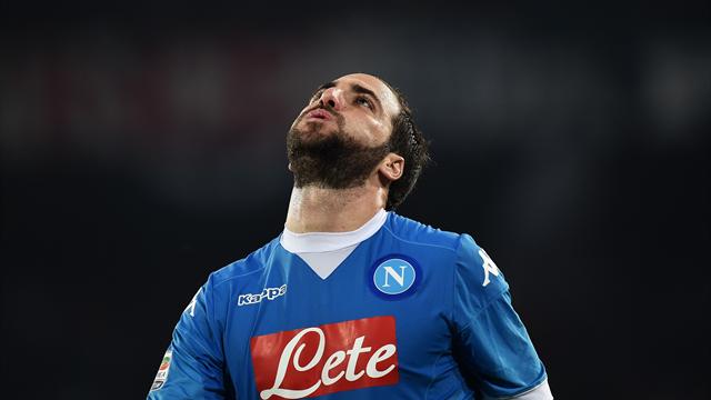 Higuain est trop gros, selon son président