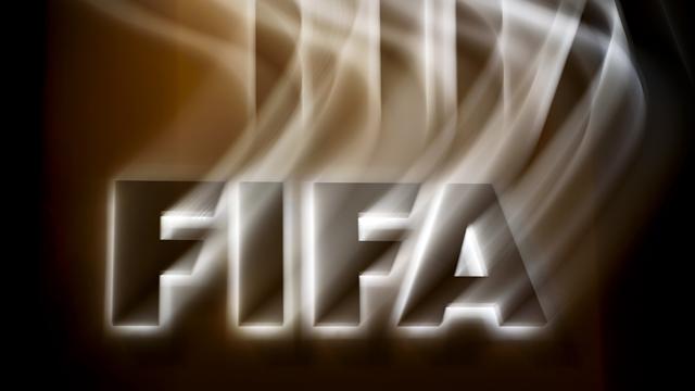 Laissé libre par Blatter, le trône de la FIFA attend son nouveau patron