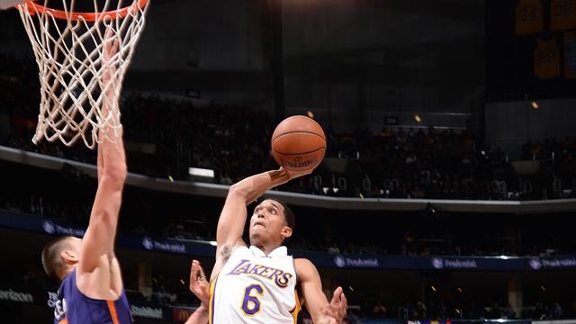 Porzingis scotché mais pas posterisé, des Lakers en mode showtime... Voici le top 10 de la nuit