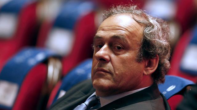 Platini retire sa candidature à la présidence de la FIFA