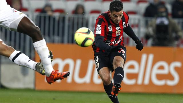Ben Arfa laisse la "porte ouverte" au PSG et veut "marcher sur tout le monde" à l'Euro