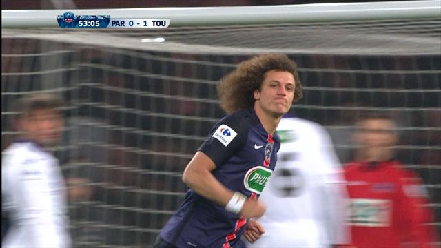 D’un coup de casque, David Luiz remet le PSG sur les rails : l’égalisation du PSG en vidéo
