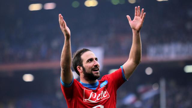 Higuain ou Aubameyang : la quête d'un neuf reprend à Arsenal