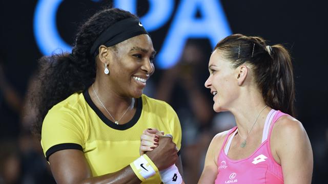 Serena a terrassé Radwanska pour s'ouvrir la route d'une 7e finale à Melbourne