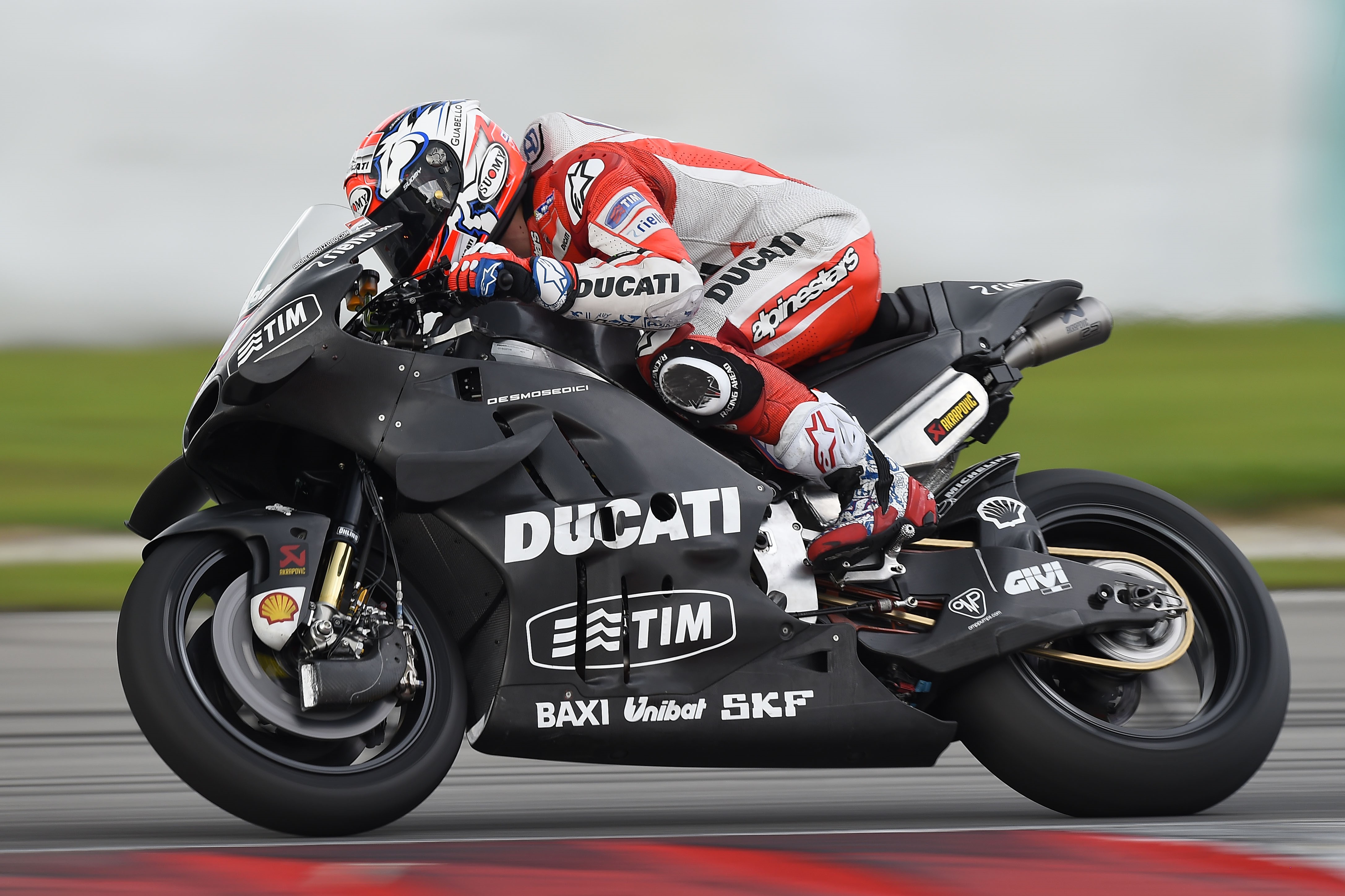 Andrea Dovizioso (Ducati Team) Jorge Lorenzo (Yamaha Factory) lors des tests de Sepang 1 2016
