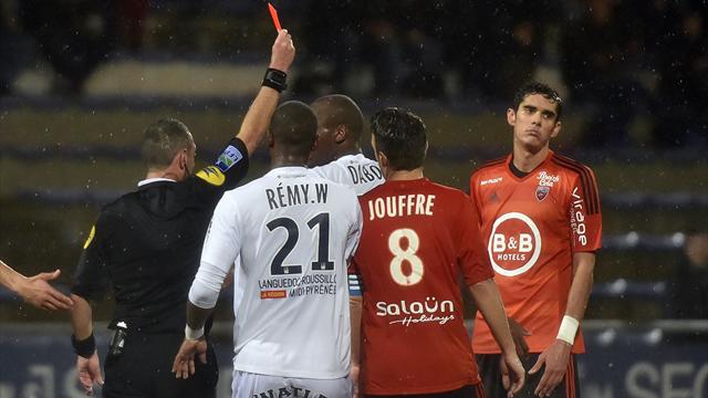 6 buts, 5 cartons rouges : triste soirée sur les pelouses de Ligue 1
