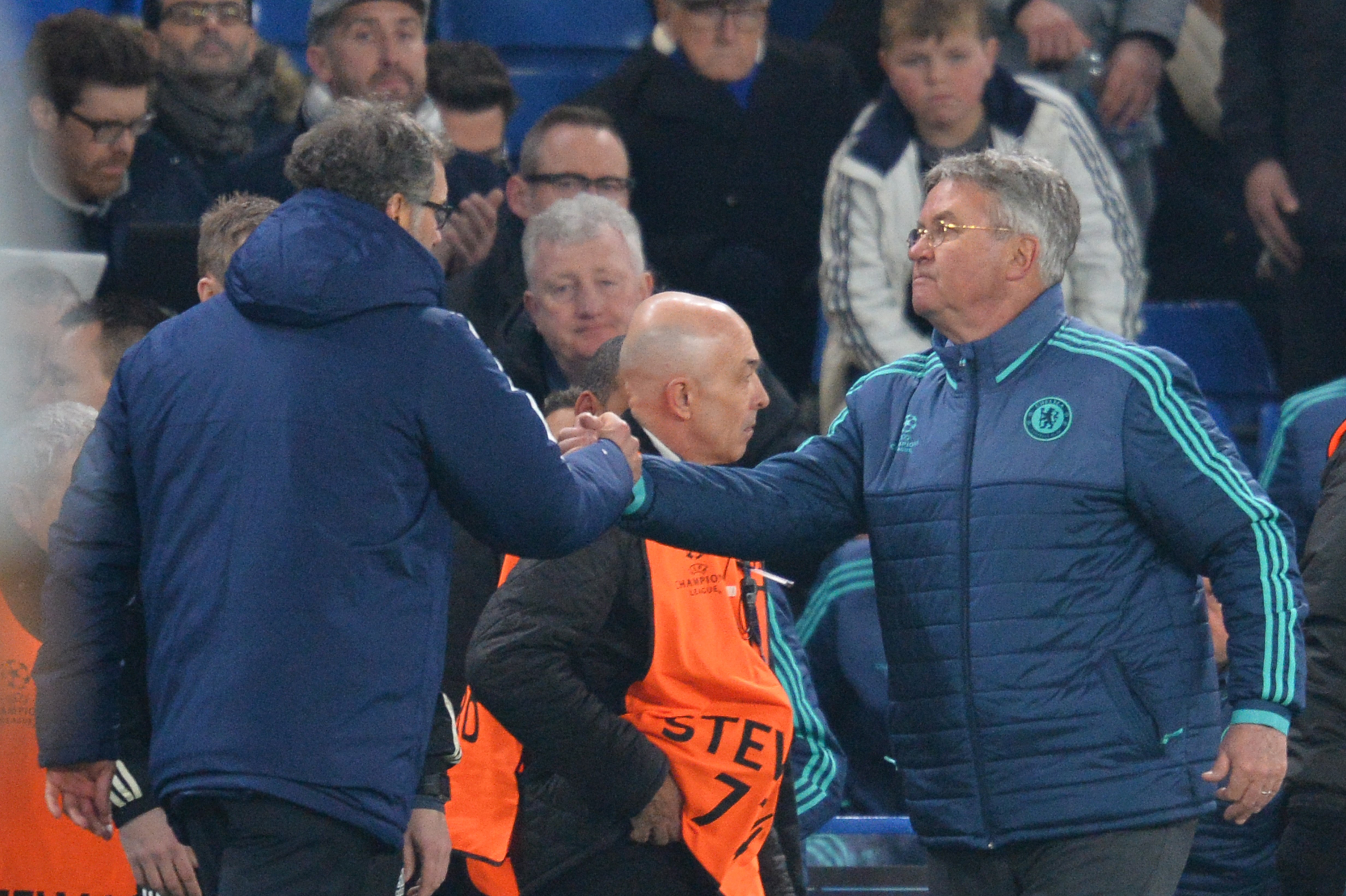 Laurent Blanc et Guus Hiddink après Chelsea - PSG en Ligue des champioons le 9 mars 2016