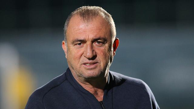 Нaberturk: пьяный Терим устроил погром в ресторане конкурента
