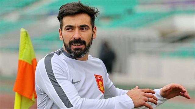 Débordement, crochet et passe décisive : Lavezzi s’amuse en Chine