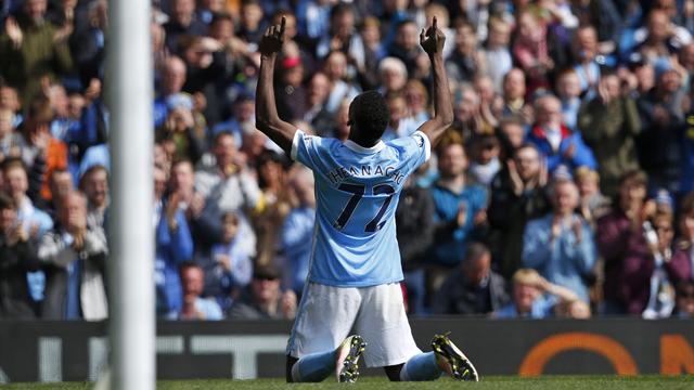 Impitoyable face à Stoke, City met la pression sur Arsenal