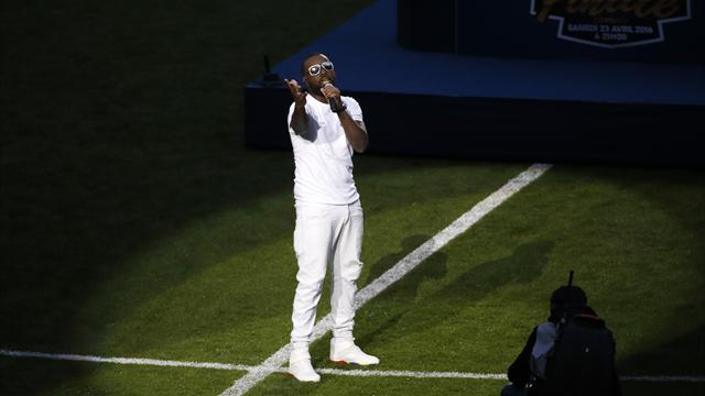 Avant le match, le Stade de France s’est chauffé la voix en conspuant Maître Gims