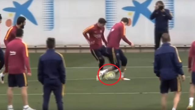 Messi enrhume Piqué d’un petit pont (un peu traître)