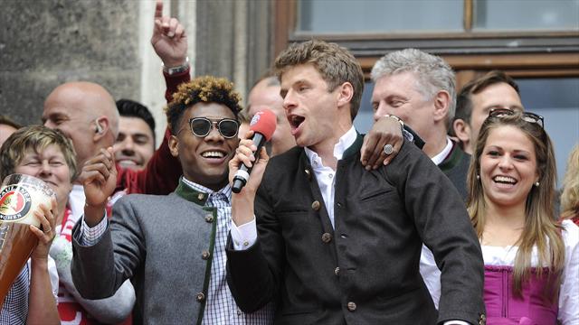 En tenue traditionnelle, les joueurs du Bayern ont fêté leur titre comme il se doit