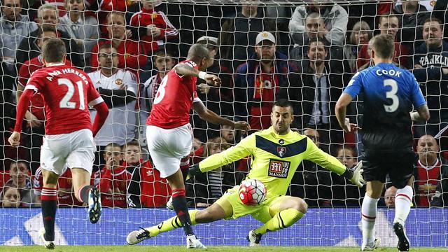 Manchester United termine bien et assure la Ligue Europa