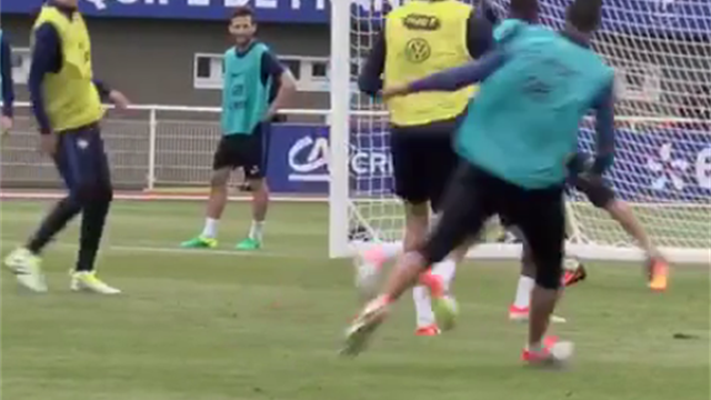 Et un enroulé en pleine lucarne : Ben Arfa continue de briller en Bleu
