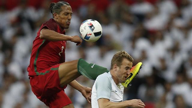 Bruno Alves voulait le ballon, il a eu la tête de Kane : son vilain coup de pied en vidéo