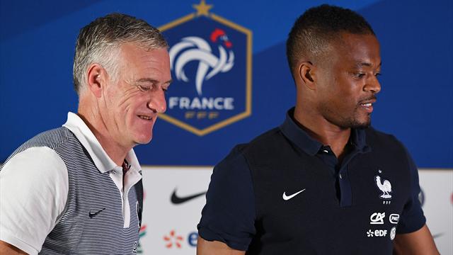 Pour détendre l’ambiance, Deschamps et Evra ont fait le show