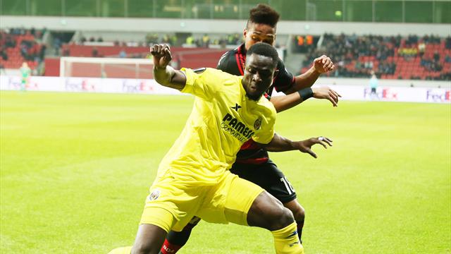 En attendant Ibra, Manchester United veut casser sa tirelire pour Bailly