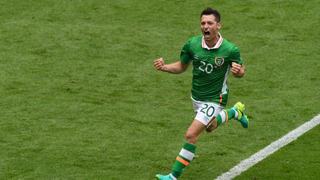 VIDEO – La belle demi-volée d’Hoolahan a reveillé le Stade de France