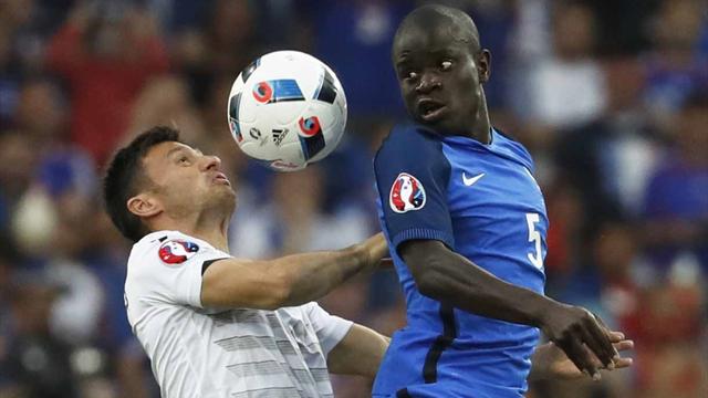En touchant le poteau, Memushaj a bien failli doucher les Bleus et le Vélodrome