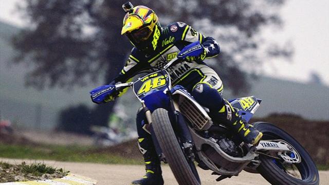Rossi torna ad allenarsi al ranch: "Ancora dolore alla gamba, ma gran divertimento"