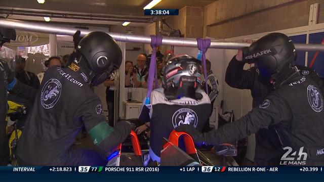 Quadruple amputee Sausset hoisted into his Le Mans car Quadruple amputee Sausset hoisted into his Le Mans car