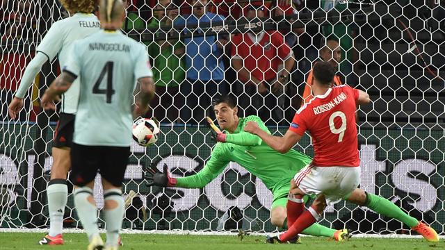 Robson-Kanu a enrhumé la défense belge avec un geste digne de Cruyff : son chef d’oeuvre