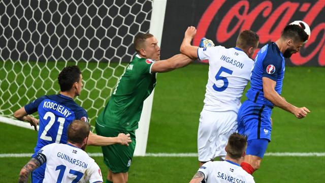 Le 5e but des Bleus : une tête de Giroud qui s’offre un doublé