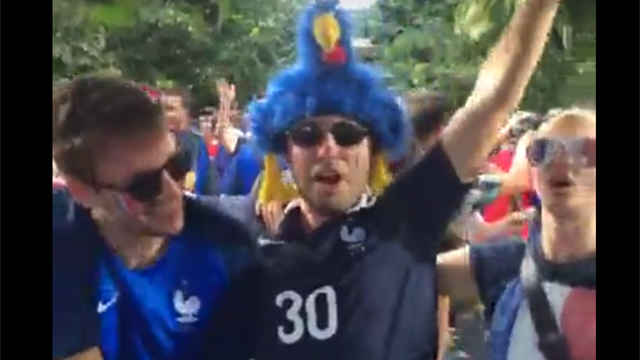 Les supporters en feu : Revivez le direct d’avant-match au Stade de France